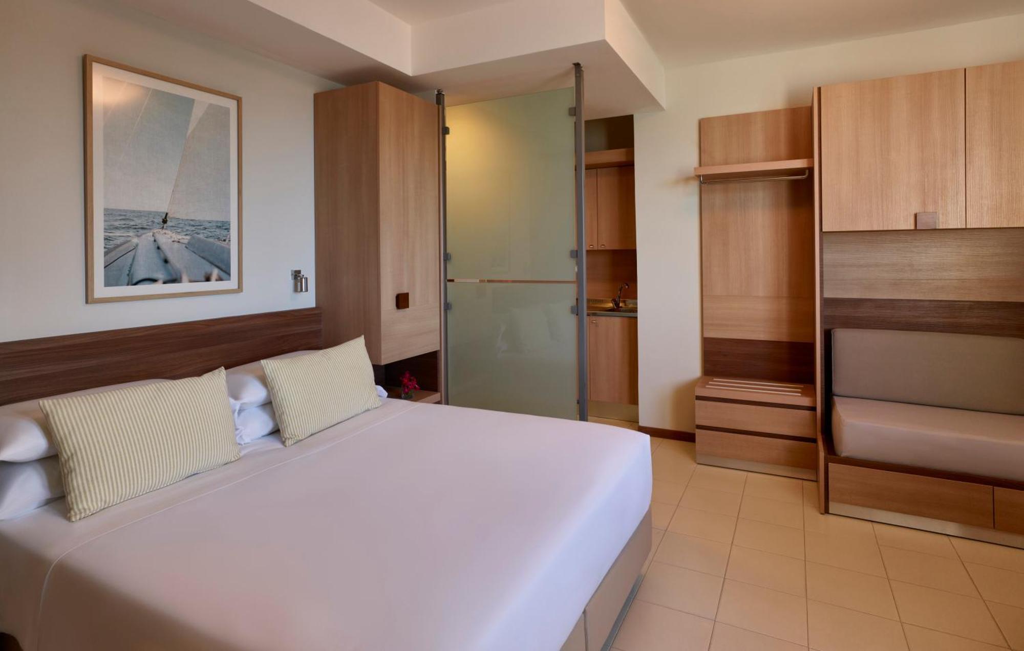 Serena Majestic Residence Montesilvano Bilik gambar