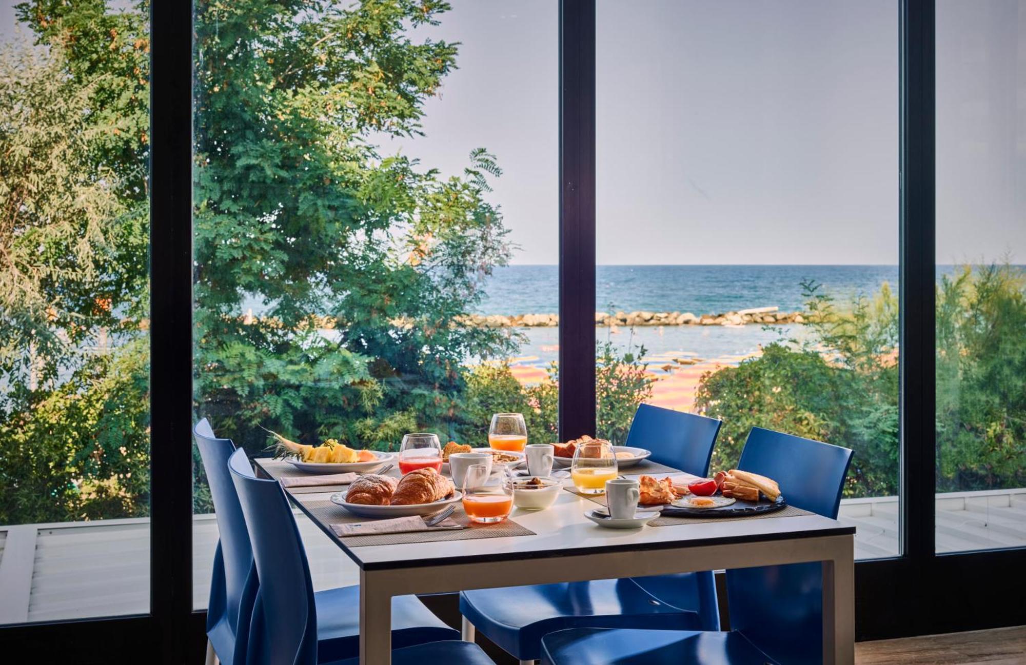 Serena Majestic Residence Montesilvano Luaran gambar